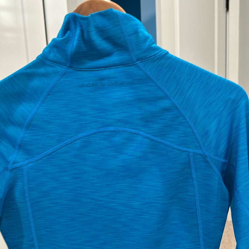 Under armor, ladies, cold gear workout shirt